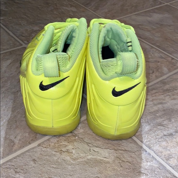 Nike Foams - Picture 3 of 7